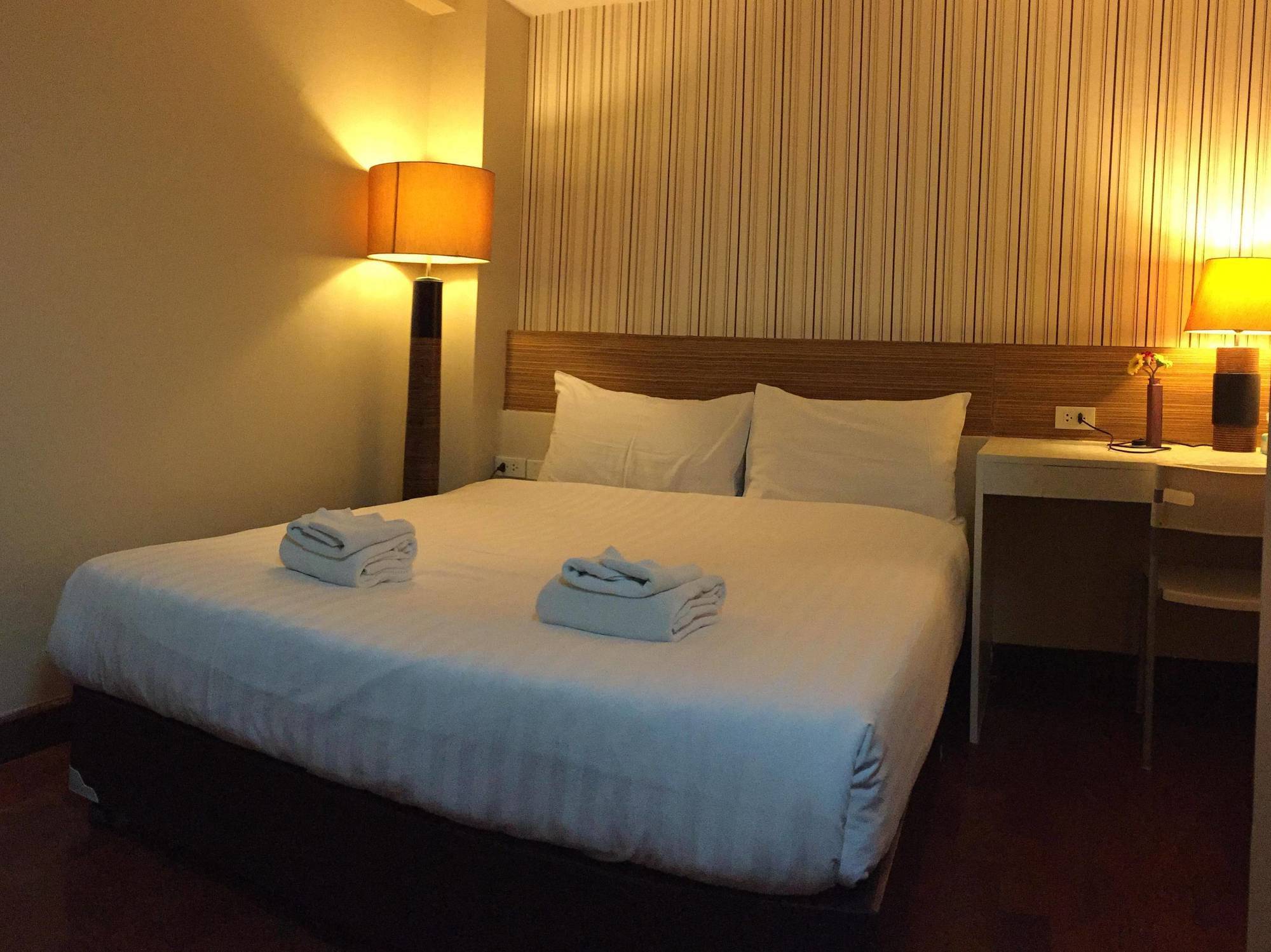 Snooze Hotel Thonglor Bangkok Ngoại thất bức ảnh